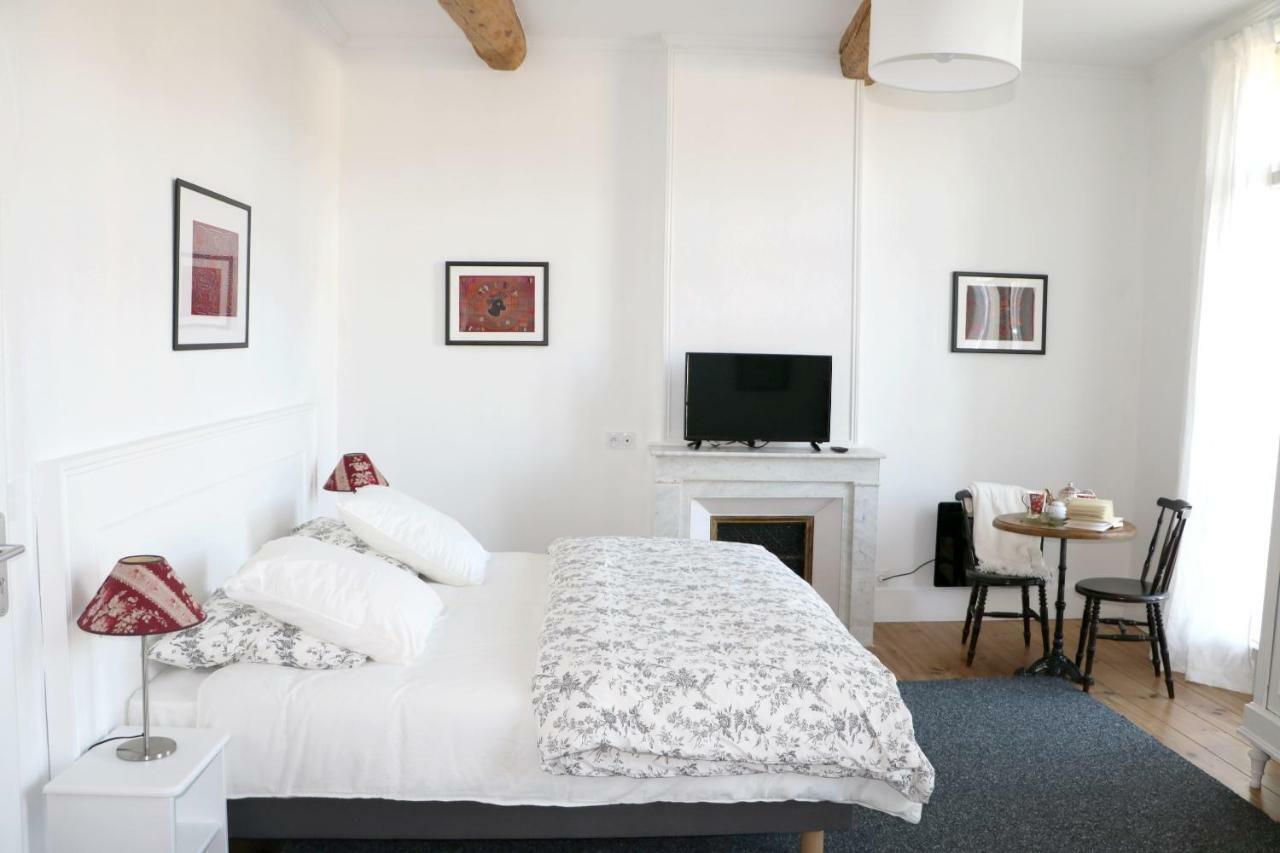 Aumes Sweet Home Chambre D'Hotes Bagian luar foto